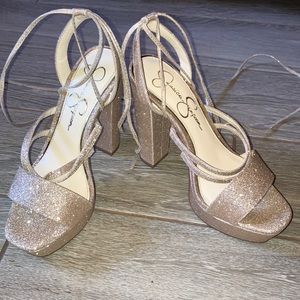 Jessica Simpson gold sparkly heels. Size 7M